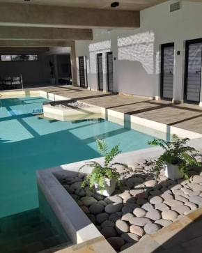 Los Robles Apart Hotel